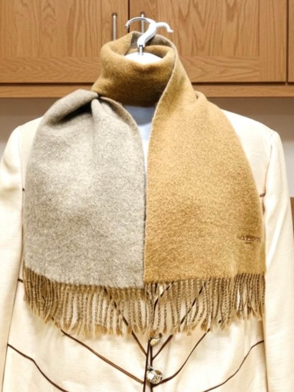 Lancel Paris   Reversible Wool Scaf 58"x10" Sand Beige  light gray Fringe(32 - Picture 4 of 13